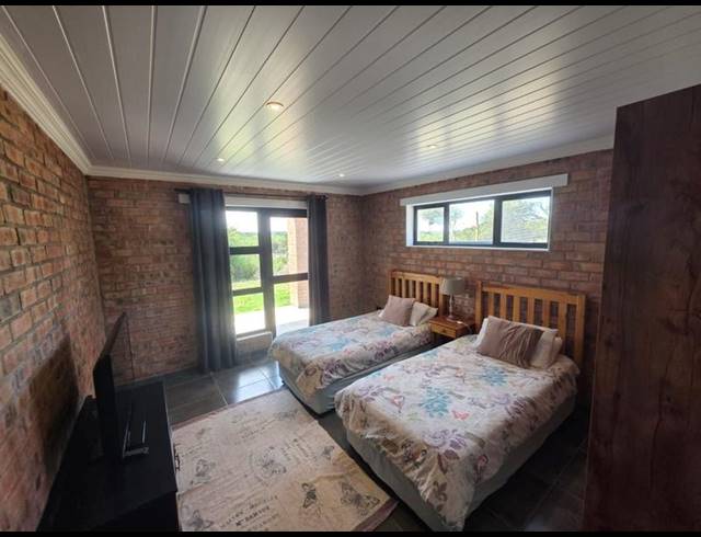3 BEDROOM HOUSE FOR SALE IN PARADISE BEACH